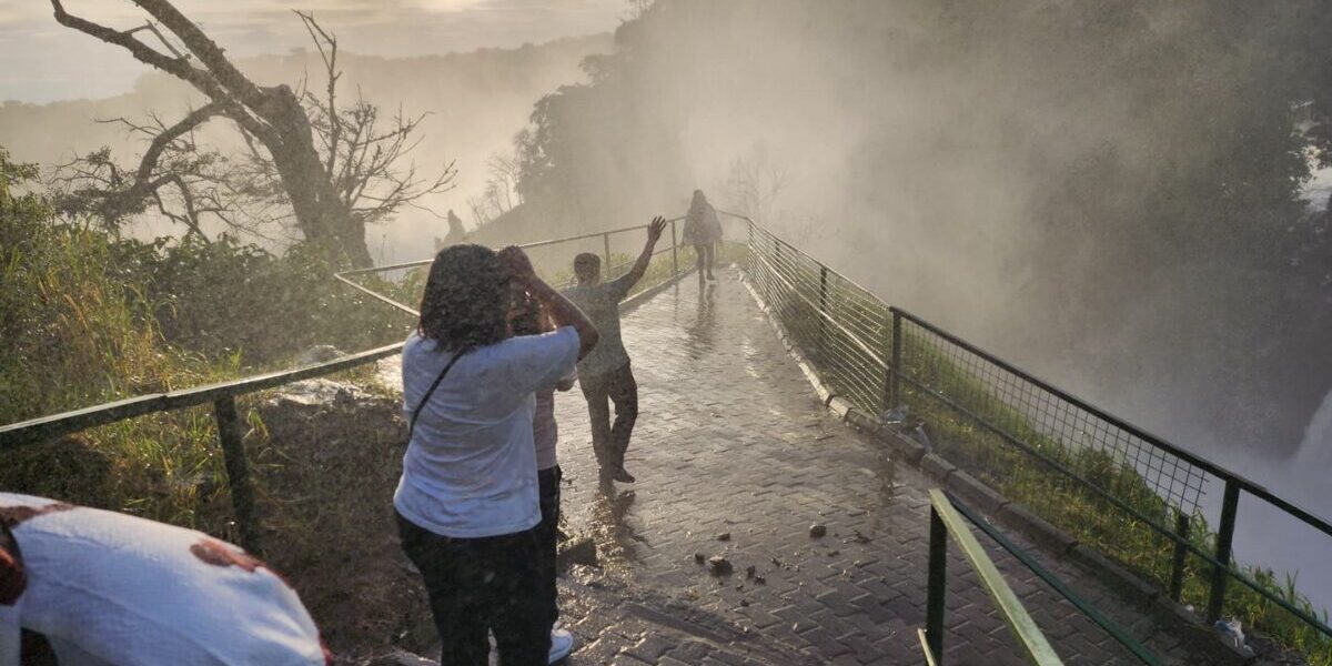 14 Days Victoria Falls & Uganda Rwanda Tour Holiday